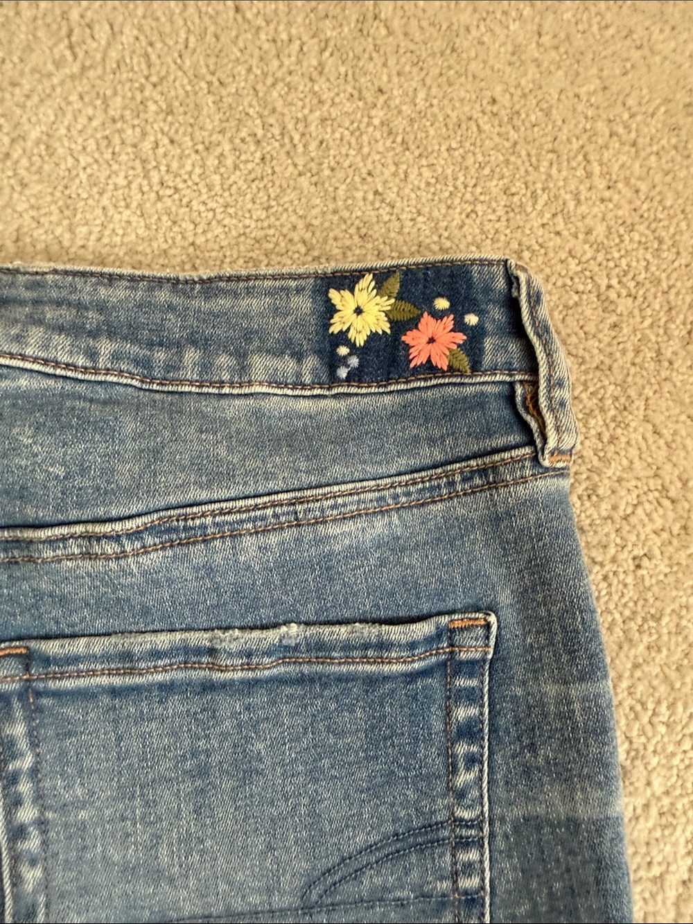 NWT Women’s American Eagle Outfitters Distressed Light Blue Denim Shorts - Picture 8 of 8